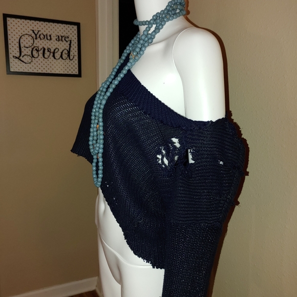 Distressed crop sweater - Picture 8 of 8